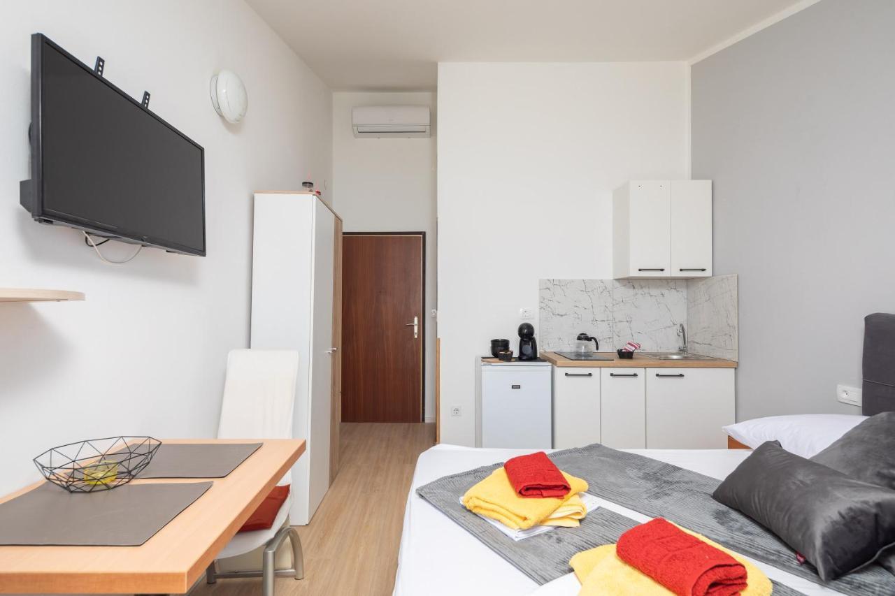 Beach Apartments Borovina Stanici Exterior photo