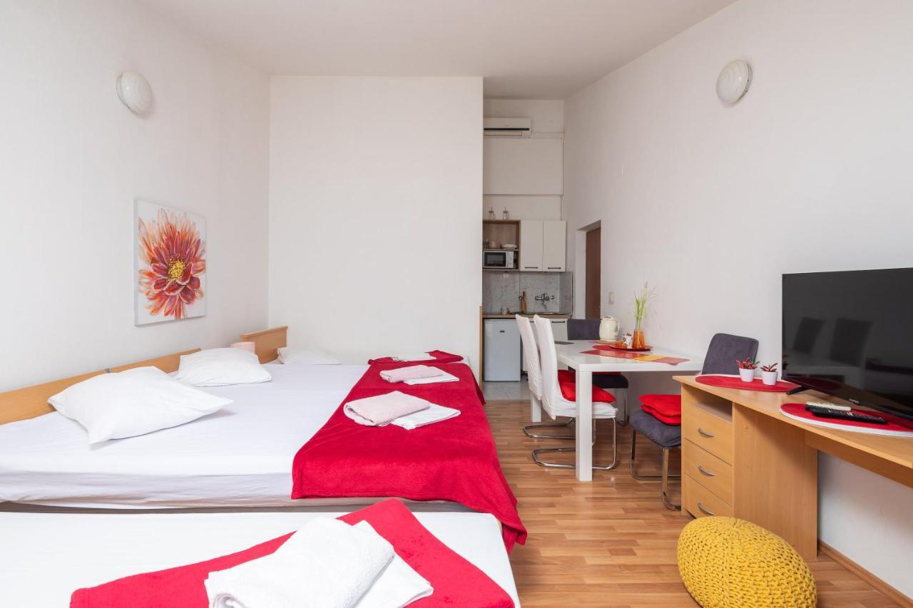 Beach Apartments Borovina Stanici Exterior photo